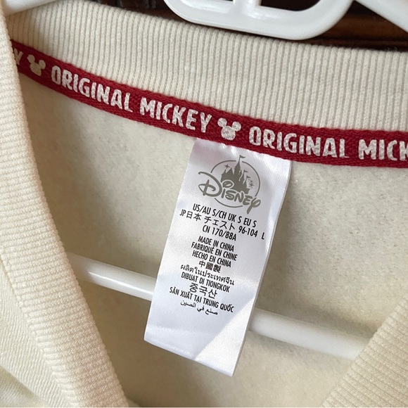 Disneyland Tokyo Classic Mickey Mouse Cream pullover Sweatshirt Small - Picture 3 of 8